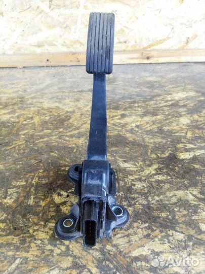 Педаль газа Mitsubishi Outlender Xl