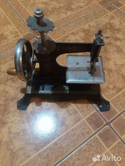 Швейная машина Метиз 2