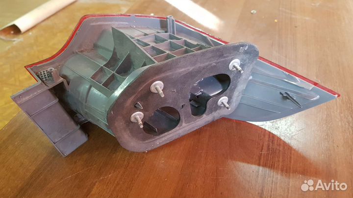 Фонарь задний правый Хонда Акорд 8. есть трещина