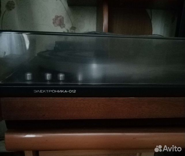 Проигрыватель виниловых пластинок электроника 012