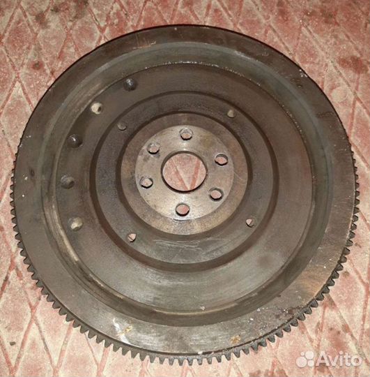 Маховик 21126