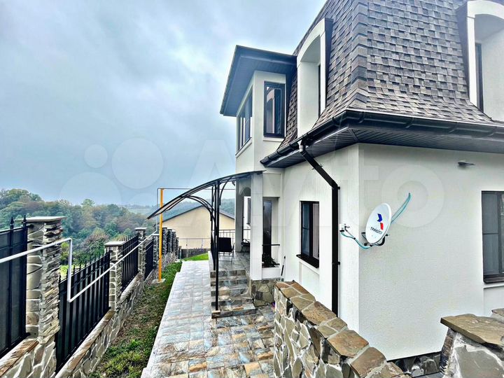 Дом 200 м² на участке 6 сот.