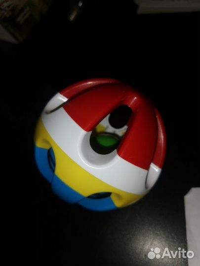 Игрушка шарик большой с гремящими элементами