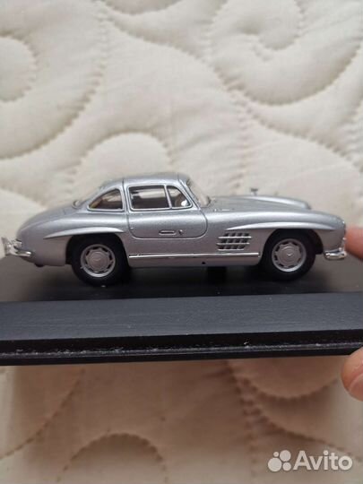 Модель автомобиля Mercedes Benz 300 SL