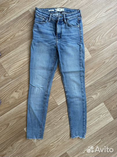 Джинсы mango