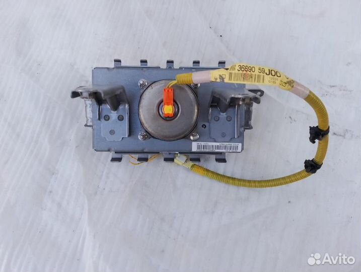 Подушка безопасности в торпедо Suzuki Liana