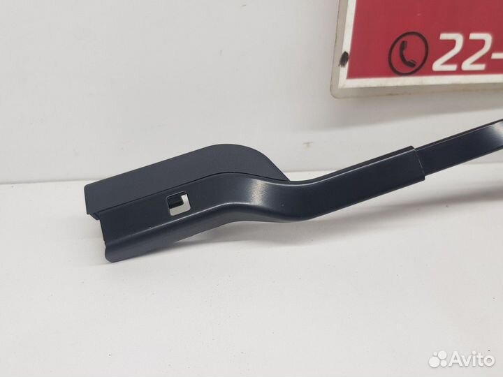 Поводок стеклоочистителя левый (водительский)