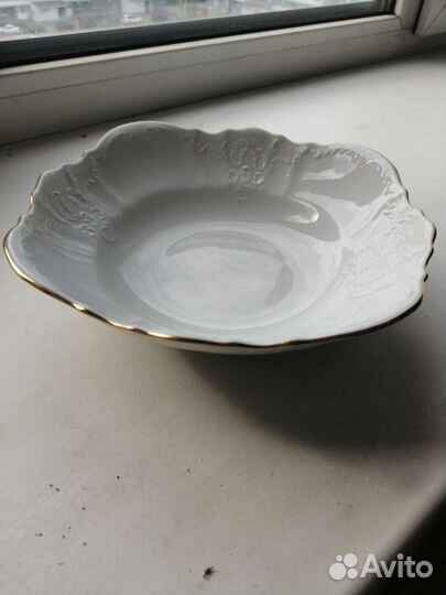 Вазы, салатники фарфоровые