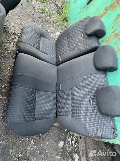 Комплект черных сидений Калина
