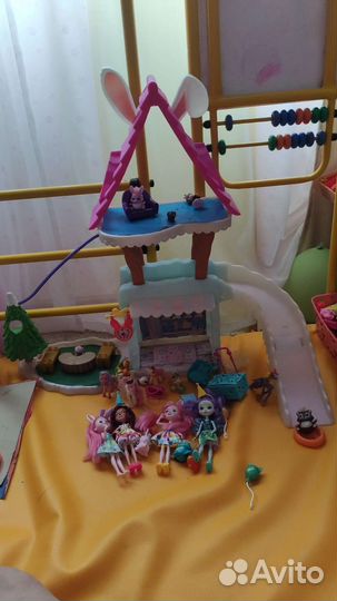 Домик энчантимолс и куколки