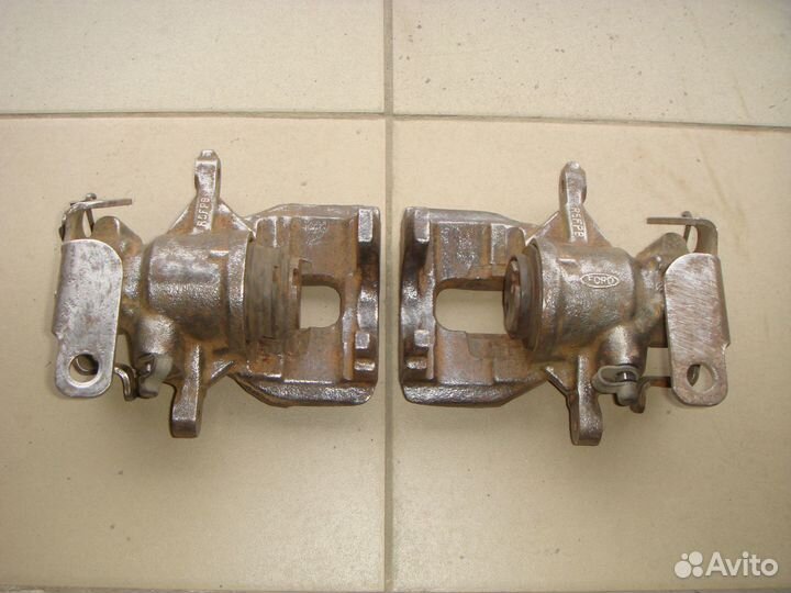 Суппорт тормозной задний Ford Transit (TT9)