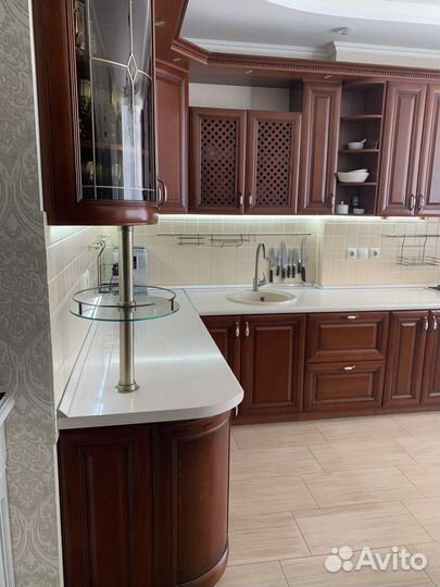 Кухня из массива (2,10/3,4) с доводчиками