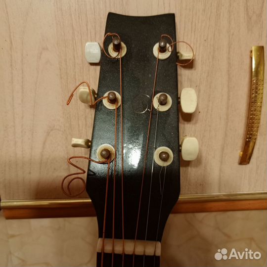 Акустическая гитара