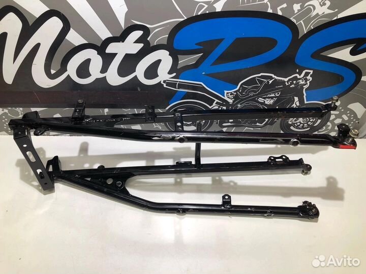 Задний подрамник Kawasaki ZZR 600-1 1992г