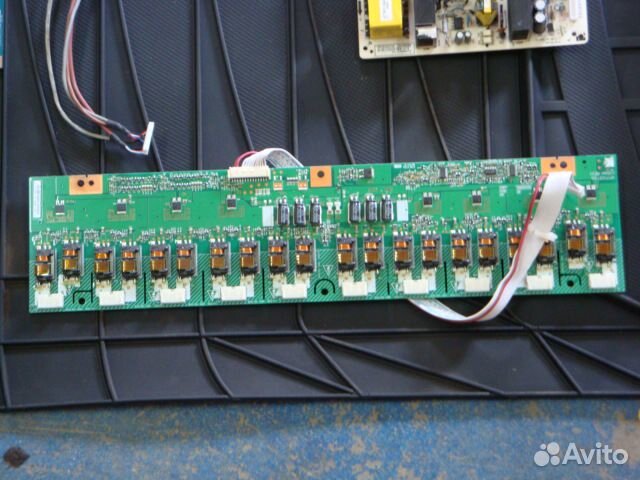 Продам на запчасти ввк узкий. большой экран