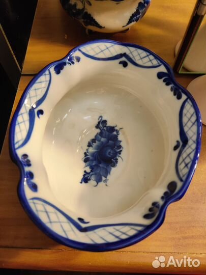 Фарфоровая посуда гжель салатница