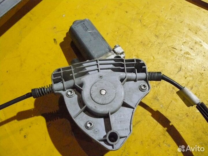 Стеклоподъемник передний левый LADA Granta 2012г