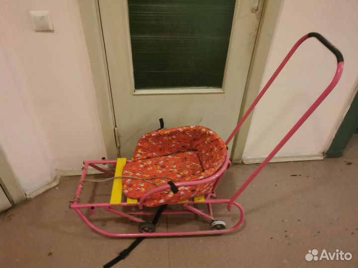Детские санки на колесиках
