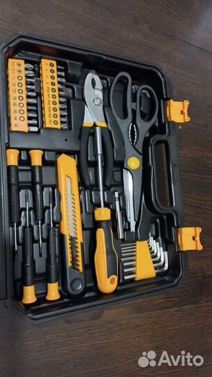 Шуруповерт- набор инструмента