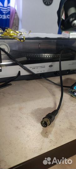 Проигрыватель винила радиотехника и ресивер