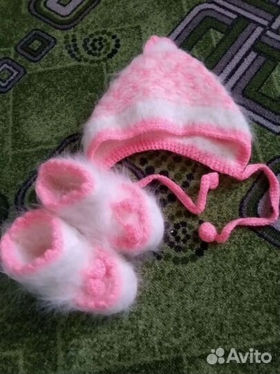 Комплект шапка и пинетки из кроличьего пуха