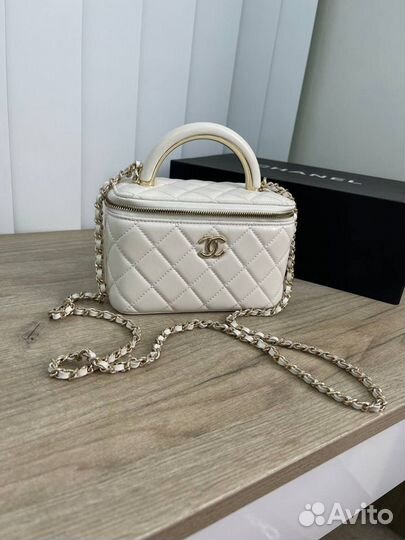 Сумка Chanel Vanity With Lambskin Gold White