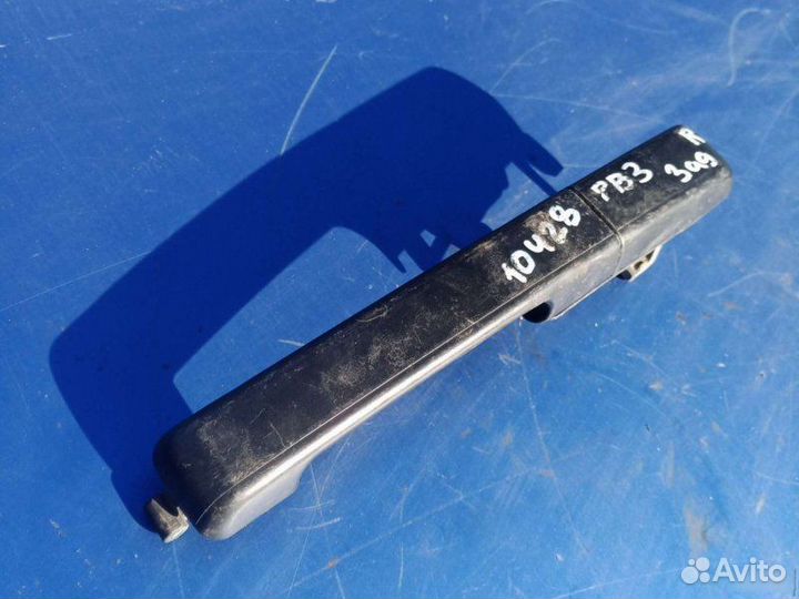 Ручка двери задняя правая Volkswagen Passat B3