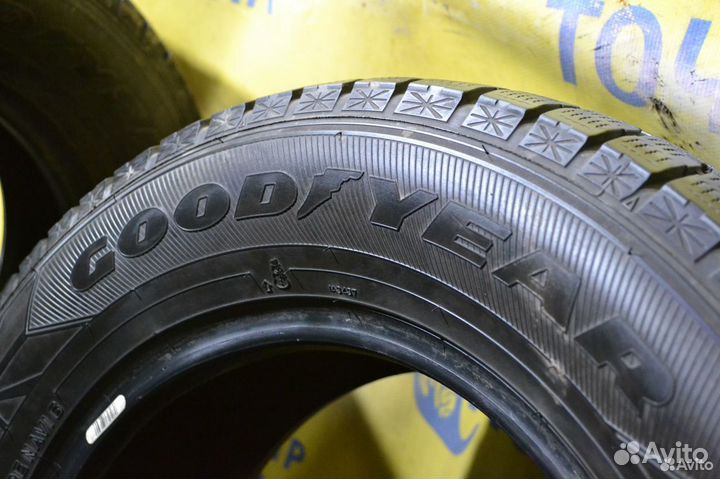 Goodyear Ice Navi 6 215/65 R16