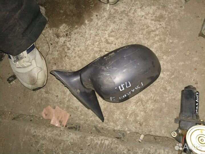 Зеркало переднее правое Mitsubishi galant 7