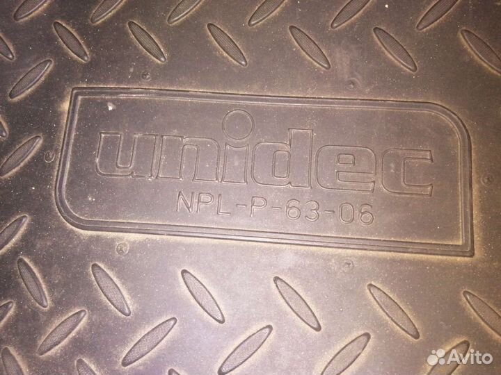 Рез новый оригинальный Коврик в багажник а/м Опель