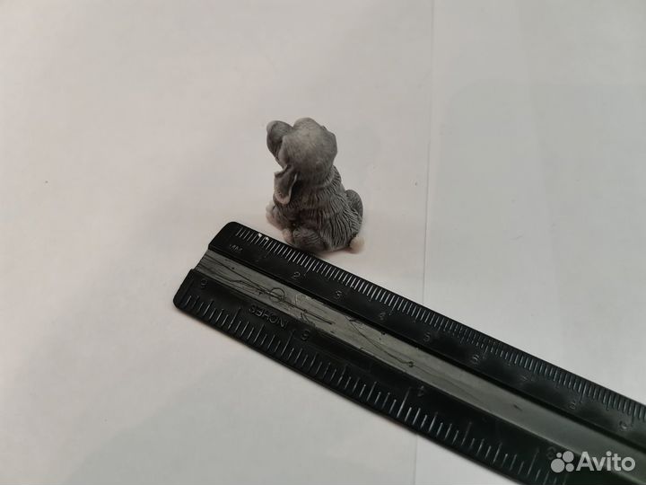 Фарфоровая собака