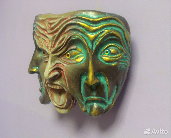 Маска Трехликая, настенная скульптура