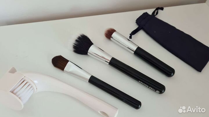 Кисти Ив Роше