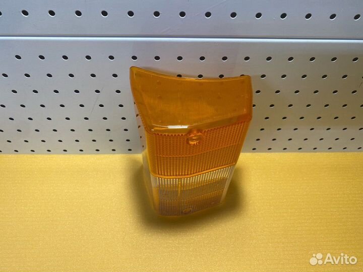 Стекло указателя поворота левое Scania 112 113 2 И