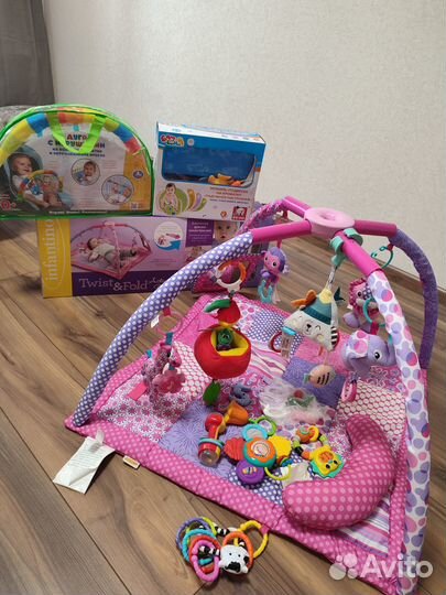 Развивающий коврик, мобиль, дуга, игрушки 0+