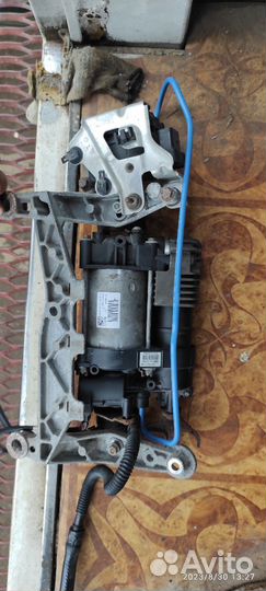 Компрессор пневмо подвески Porsche Cayenne II