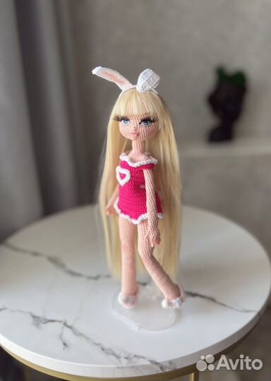 Вязаная каркасная кукла