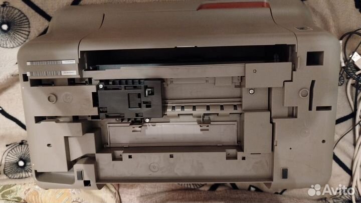 Цветной принтер HP Deskjet 2050A