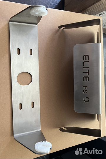 Скоба крепления +козырек эхолота Lowrance FS 9