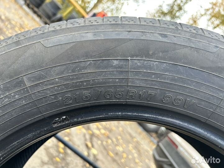 Yokohama BluEarth AE50 SUV 215/65 R17