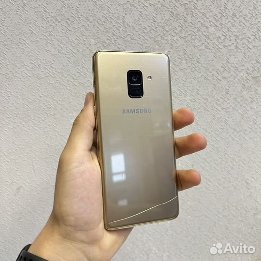 Samsung Galaxy A8 (2018), 4/32 ГБ