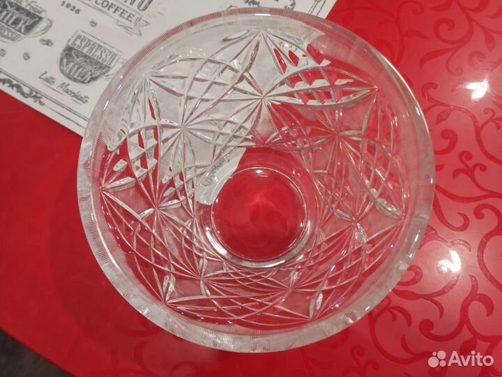 Хрустальная ваза