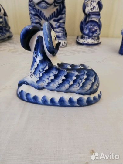 Гжель, коллекционная фигурка баран
