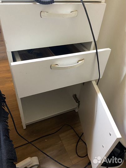 Стол для маникюра бу