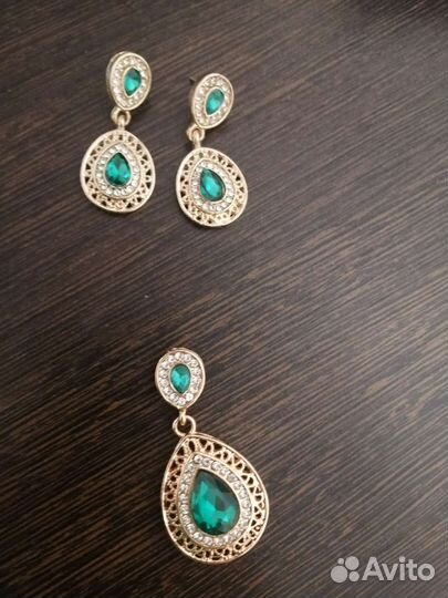 Кулон и серьги