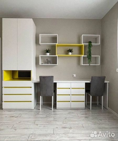 Рабочая зона у окна