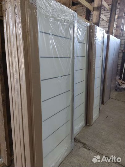 Двери межкомнатные с коробкой новые