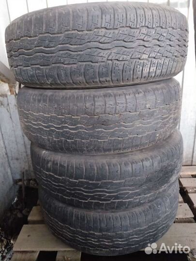 Bridgestone Dueler H/T 687 225/65 R17