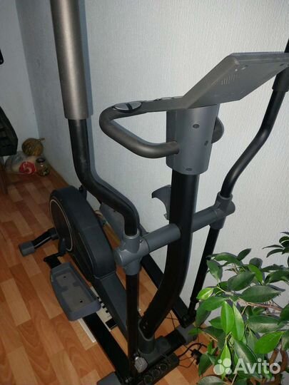 Эллиптический тренажер torneo
