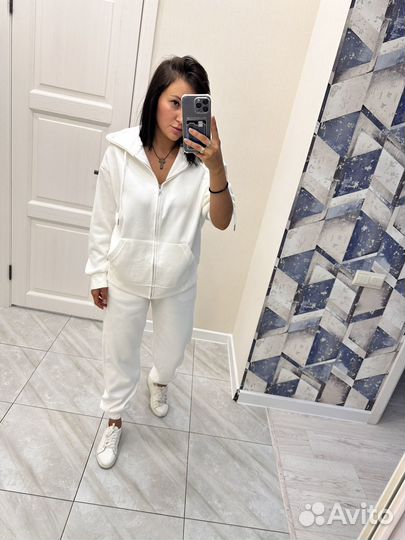 Костюм корея белый новый